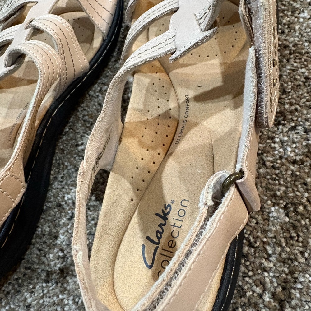 Clarks women’s Cream Strap Sandals - Picture 7 of 8